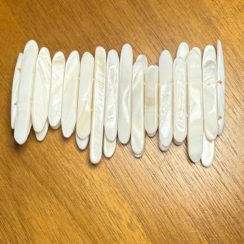 Elegant White Shell Bracelet